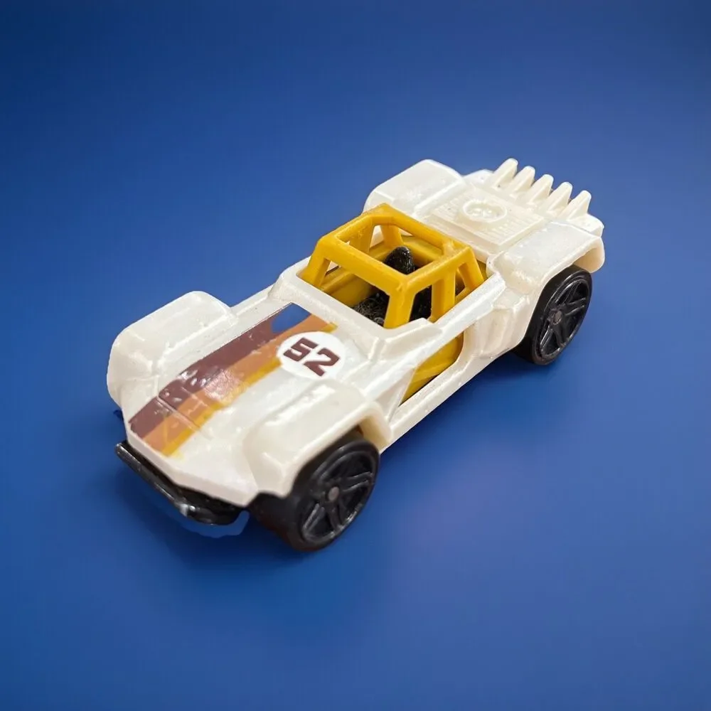 Hot Wheels 2015 Bull Whip Pearl White #52 HW Off Road Series Test Facility Loose